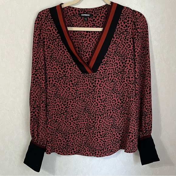 Express Top Blouse Burgundy and Black Tiger Graphic Blouse Relaxed Fit - Picture 1 of 5